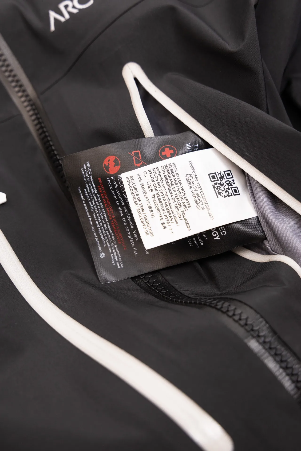 Quality ARC'TERYX SV Arcteryx Alpha SV GTX Same Style S XXL Premium ～ ！ ， 。 Recco ， ， ！ Authentic Gore-Tex ： 100% ＋ ＋20d ( )＋ Authentic ！ ！ ～ ， 。 。 ， ， ， 。 ， Quality 。 😊 Quality ！ Size：S/M/L/XL/XXL ： 81 83 86 88 90 ：117 122 128 132 136 ： 59 61 64 66 68 ： 53 55 58 60 62 S 80-120 M 110-150 L 140-170 XL 160 XXL 180 os ～